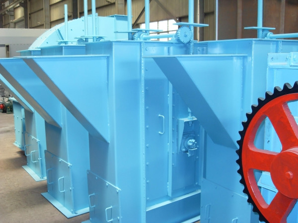 斗式提升機在運行時如果異常響動，其原因不外乎如下幾種(斗式提升機在運轉過程中,操作人員注意)