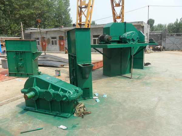 斗式提升機為什么需要安裝清料設備？